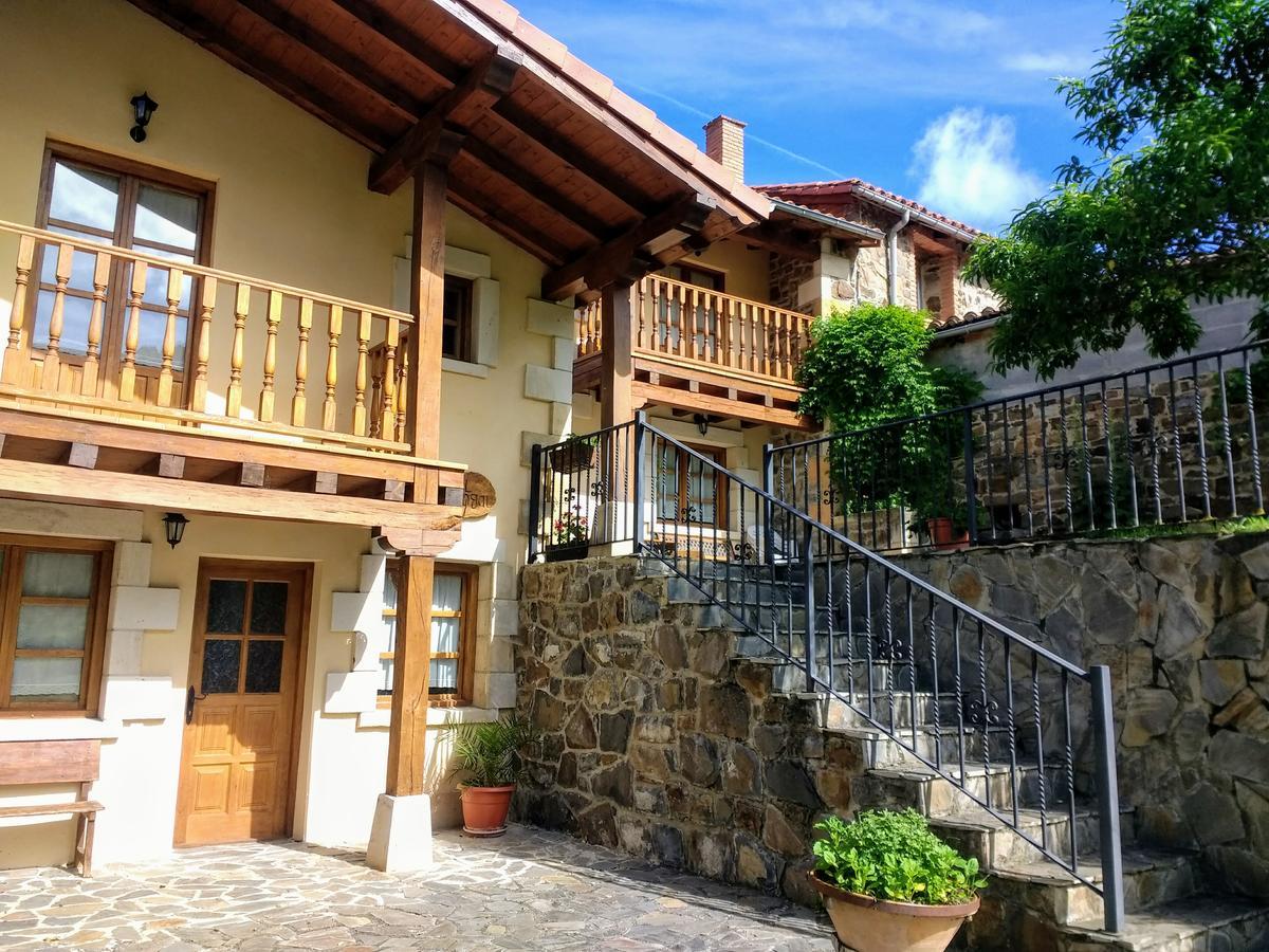 Viviendas Rurales Aldea De Dosamantes Pesaguero-La Parte Exterior photo